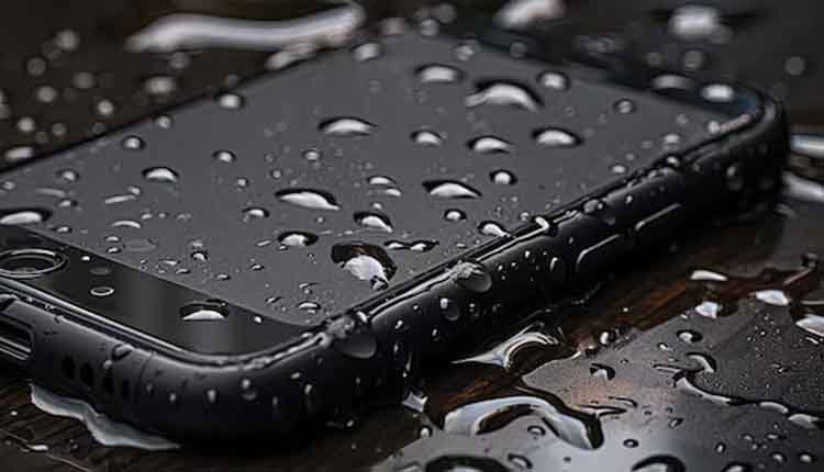 Mobile tips in rain