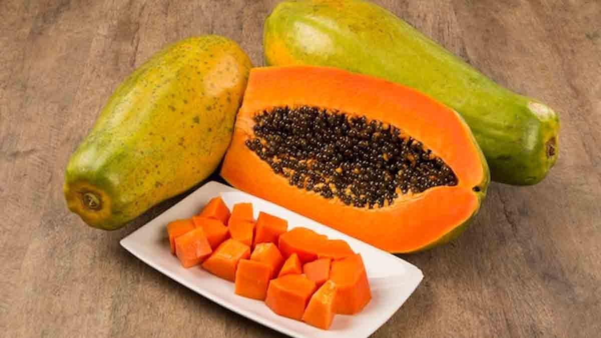 Eating papaya on an empty stomach improves digestion and boosts immunity