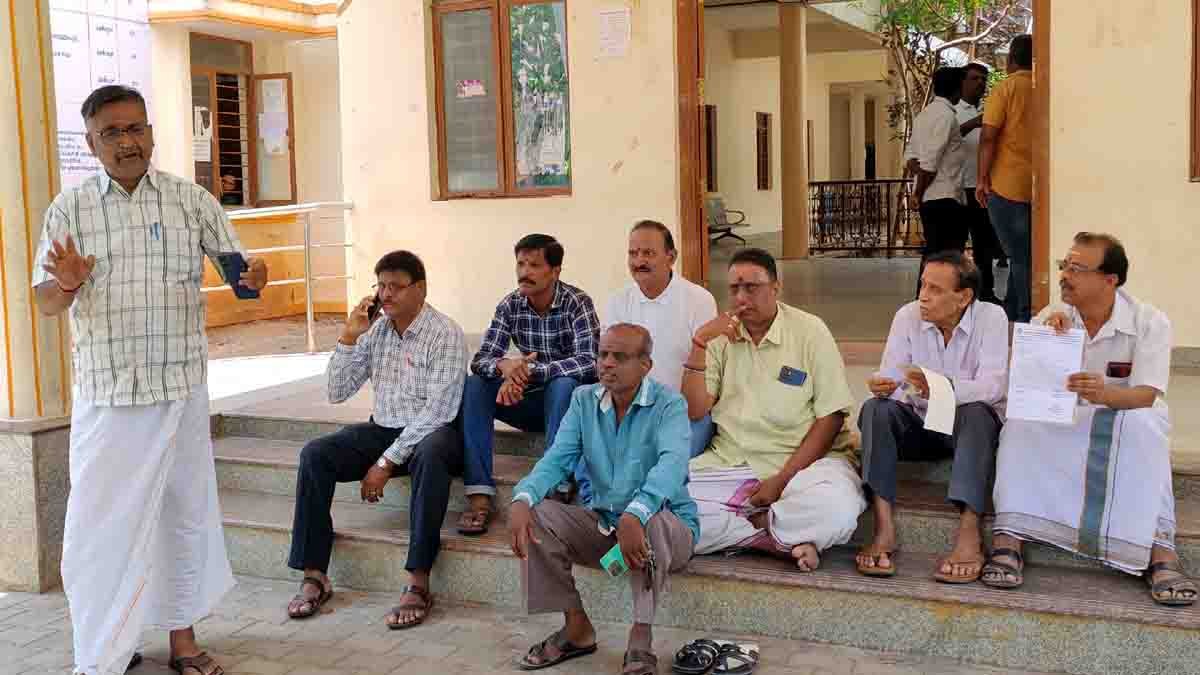 Janivara Controversy - Brahmin community members protesting in Gudibande against the removal of Janivara during the CET exam