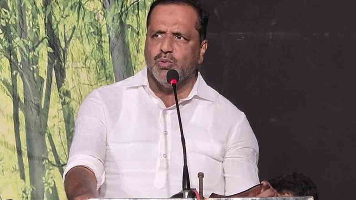 UT Khadar consoles family of Manjunath Rao, Shivamogga businessman killed in Pahalgam terrorist attack