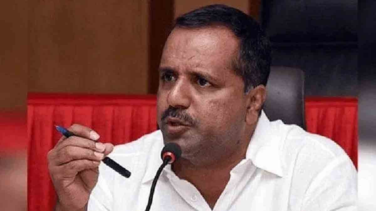 UT Khadar consoles family of Manjunath Rao, Shivamogga businessman killed in Pahalgam terrorist attack