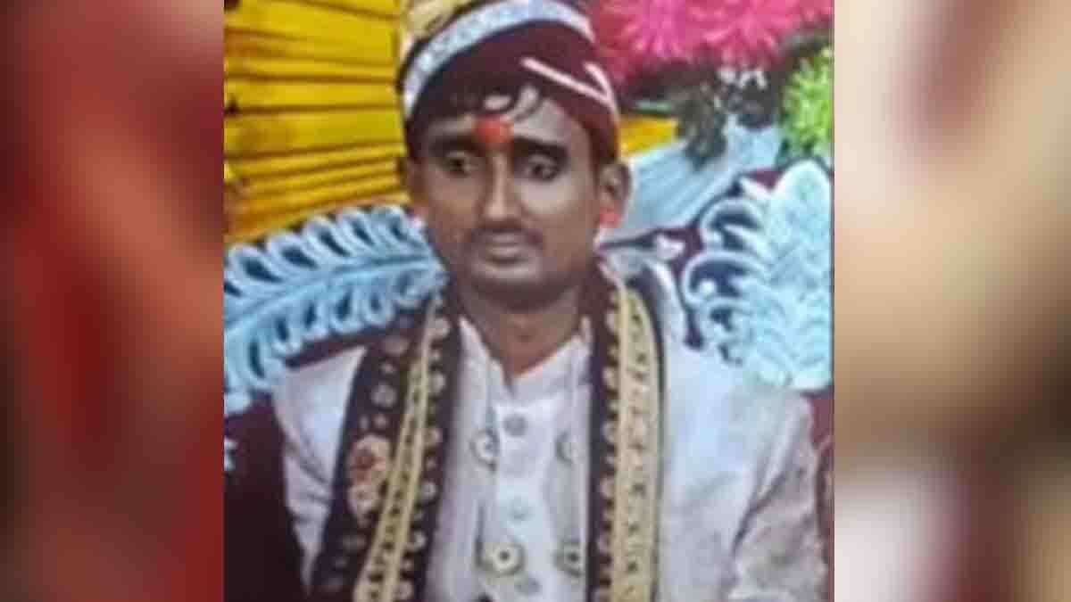 Groom being kidnapped by dancers at marriage mandap in Gopalganj, Bihar; police rescue in progress