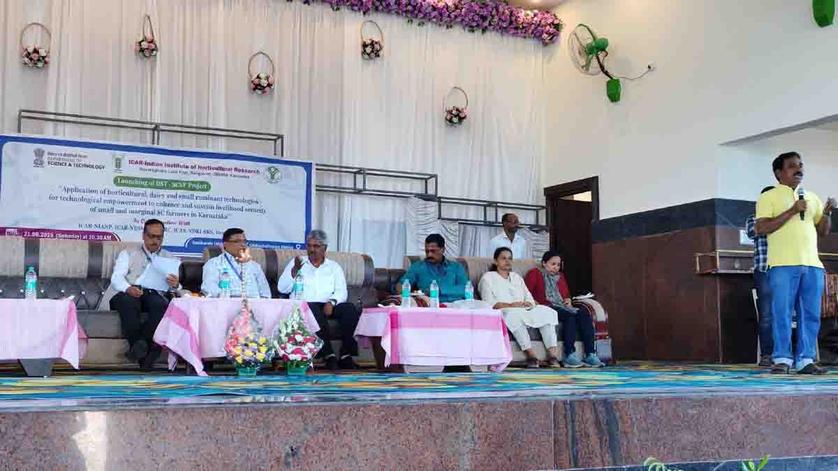Farmers attending ICAR-led modern agriculture and dairy training in Gudibande, Karnataka under SCSP project