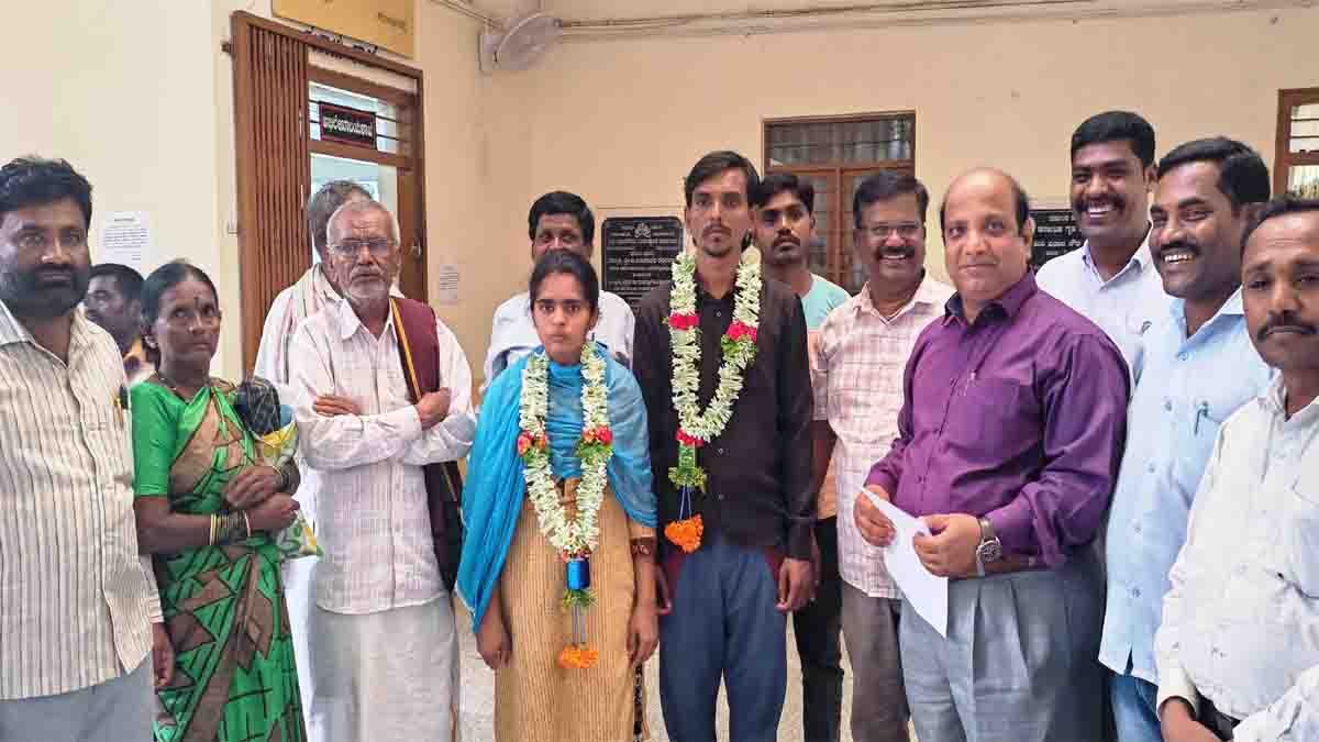 Young couple registers inter-caste love marriage at Gudibande sub-registrar office under police protection and public support