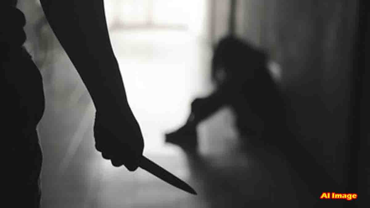 Crime - ಭಯಾನಕ ಘಟನೆ: ಅಕ್ರಮ ಸಂಬಂಧಕ್ಕೆ ಬೇಸತ್ತ ಪತಿ, ಹೆಂಡತಿಯ ರುಂಡ ಹಿಡಿದು ಠಾಣೆಗೆ ಬಂದ ಪತಿ…! 1 A man surrenders at Suryanagar police station near Bengaluru with his wife's severed head after killing her over an alleged illicit affair - Crime