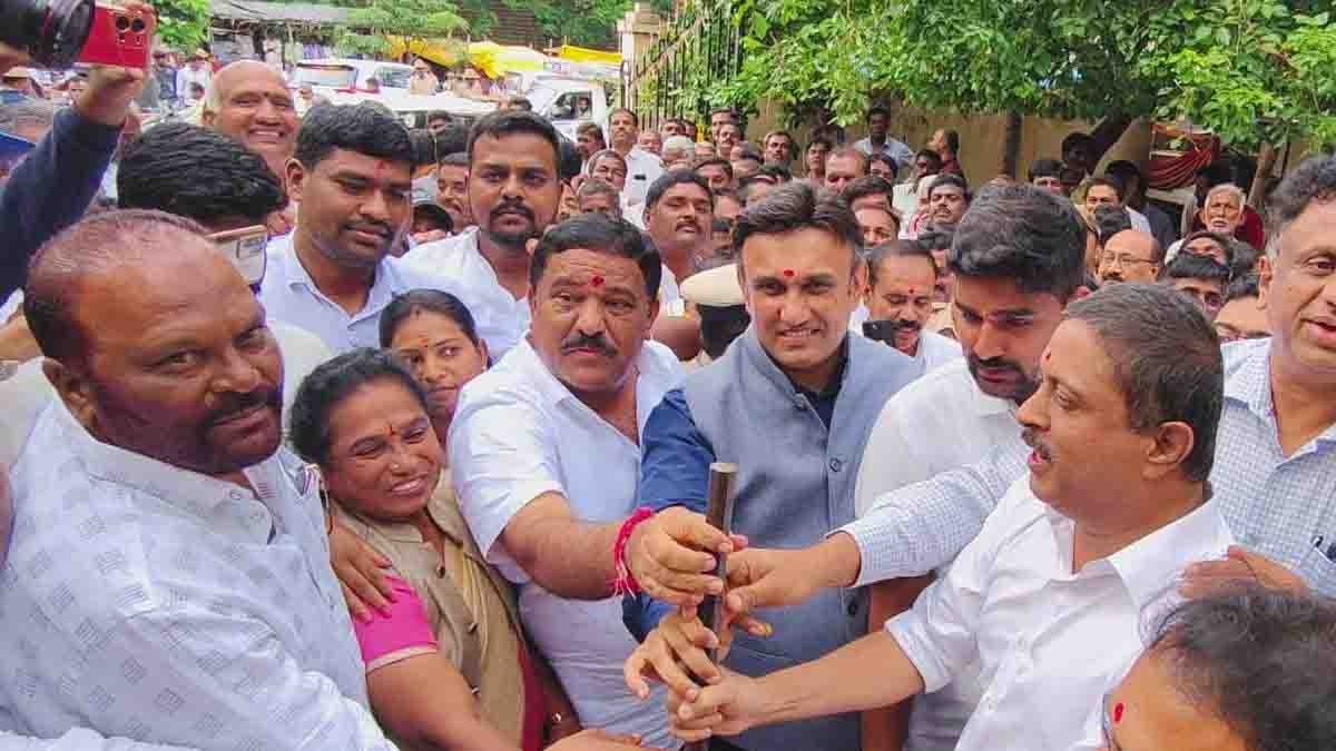 AMRUT 2.0 drinking water project foundation stone laid in Gudibande; dignitaries gathered, stage event canceled due to rain