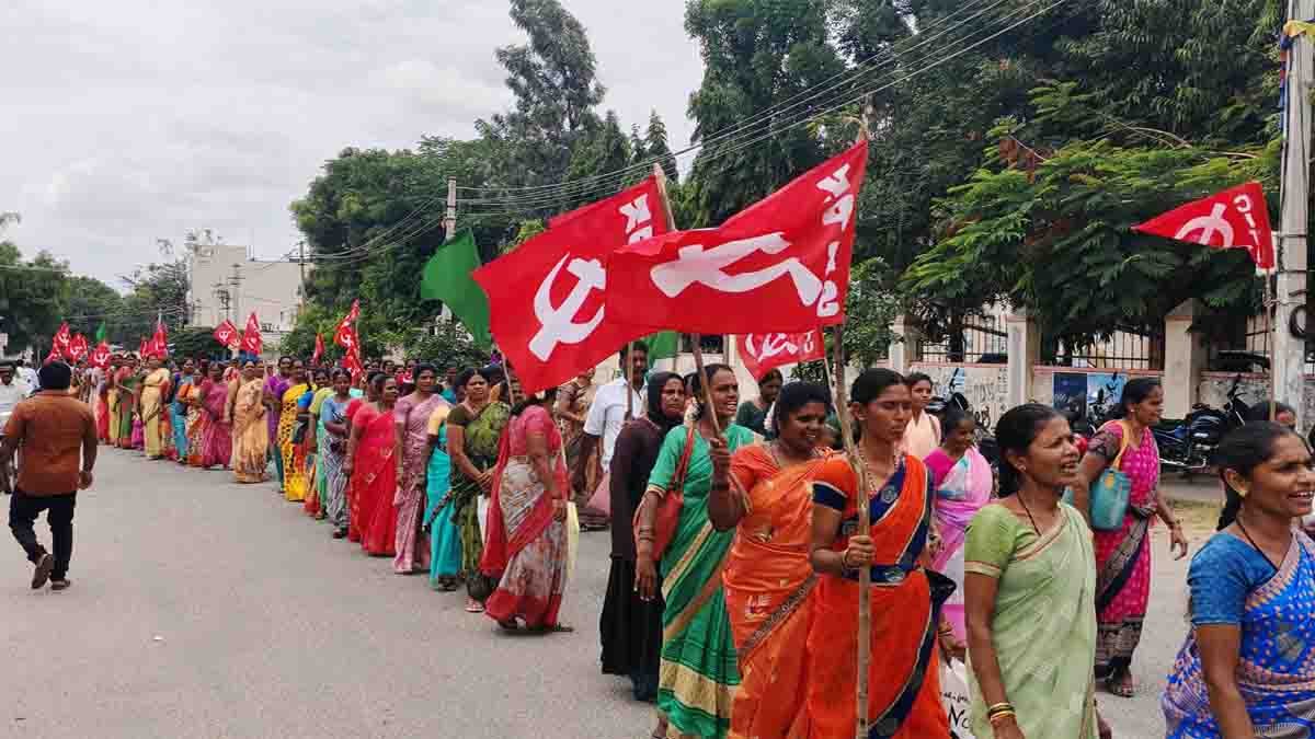 Bharat Bandh 2025 Protest in Gudibande, Karnataka – Workers Rally for Labor Rights