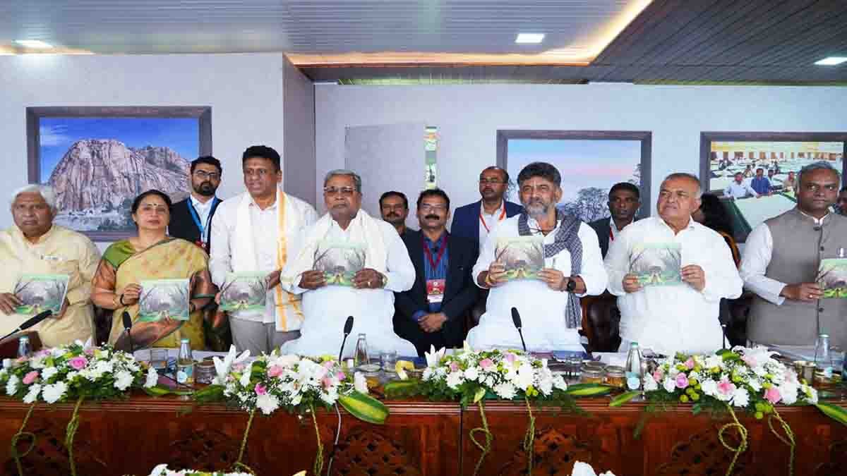 Chief Minister Siddaramaiah addressing the 14th Karnataka Cabinet Meeting at Nandi Hills