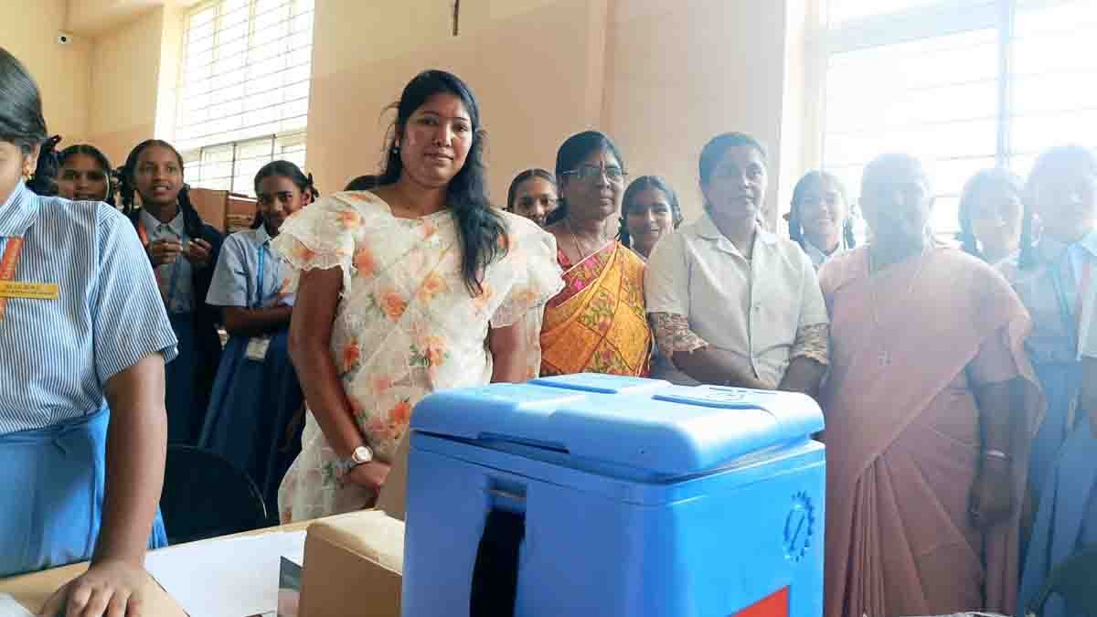 Local News : ಸಾರ್ವತ್ರಿಕ ಲಸಿಕಾ ಕಾರ್ಯಕ್ರಮ: ಚಿಕ್ಕಬಳ್ಳಾಪುರದಲ್ಲಿ 10-16 ವರ್ಷದ ಮಕ್ಕಳಿಗೆ TD ಬೂಸ್ಟರ್ ಡೋಸ್..! 1 TD Vaccine Drive at St. Joseph Convent School, Chikkaballapur – Protecting Child Health - Local News