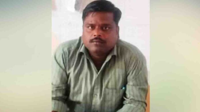 Lokayukta officials catch Village Revenue Officer red-handed while accepting bribe