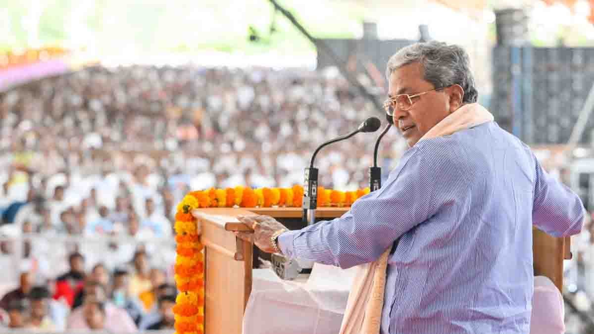 Siddaramaiah speaking at Congress rally in Mysuru as DK Shivakumar walks out