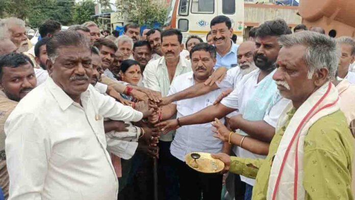 MLA S.N. Subbareddy at groundbreaking ceremony for Someshwara–Sadali main road development project worth ₹5 crore in Gudibande taluk, Karnataka - Local News