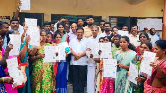 MLA S.N. Subbareddy distributing housing site title deeds to site-less families in Gudibande - Local News