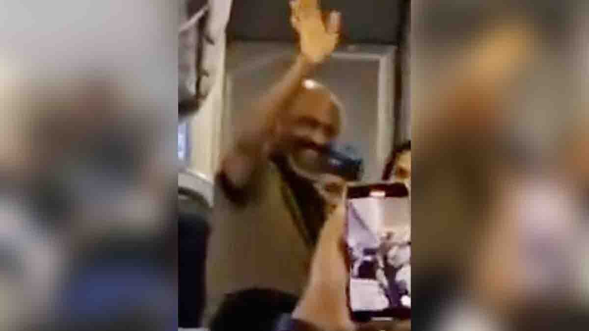 Rajinikanth Travels in Economy Class – Viral Video Shows His Humility