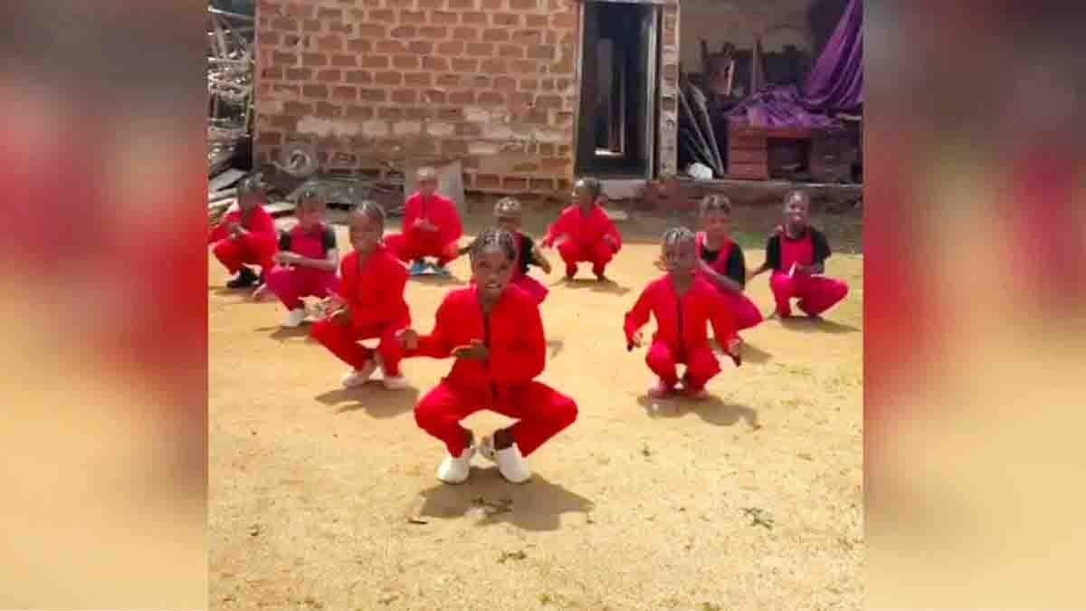 Nigerian students performing Ganesh Chaturthi dance on Deva Shree Ganesha song - Viral Video