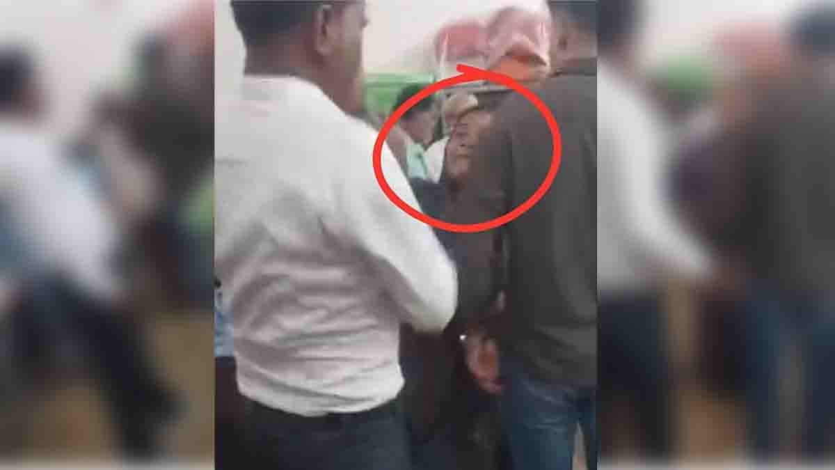 Woman slaps government employee Patwari in Gwalior bribery case viral video
