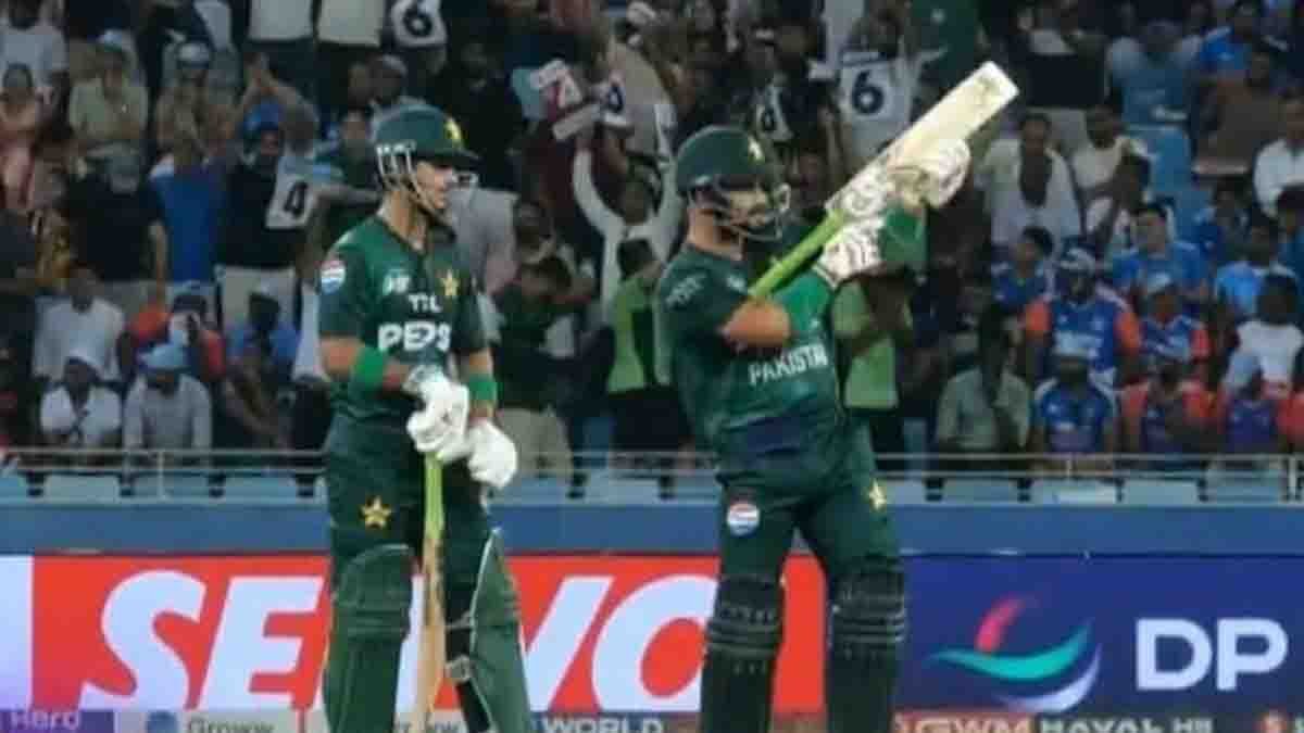 Asia Cup 2025 : ಪಾಕಿಸ್ತಾನದ ಕ್ರಿಕೆಟಿಗನ 'ಗನ್ ಫೈಯರ್' ಸೆಲೆಬ್ರೇಷನ್ಗೆ ಭಾರಿ ವಿವಾದ, ನೆಟ್ಟಿಗರಿಂದ ಆಕ್ರೋಶ...! 1 Pakistan cricketer Sahibzada Farhan gunfire celebration after fifty in IND vs PAK Asia Cup 2025 match
