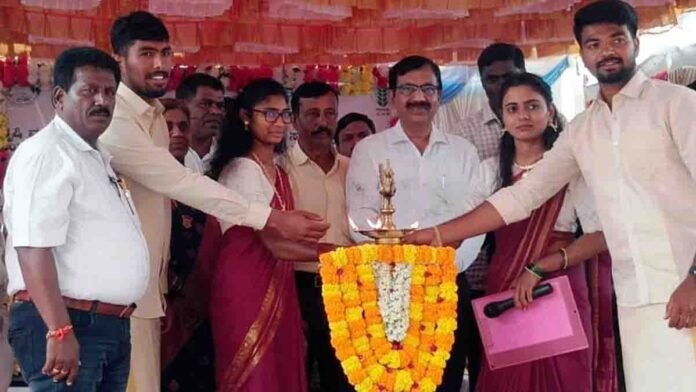 GKVK Krishi Kranti program in Gudibande 0 Farmers and students participating in GKVK Krishi Kranti program in Gudibande focusing on organic farming