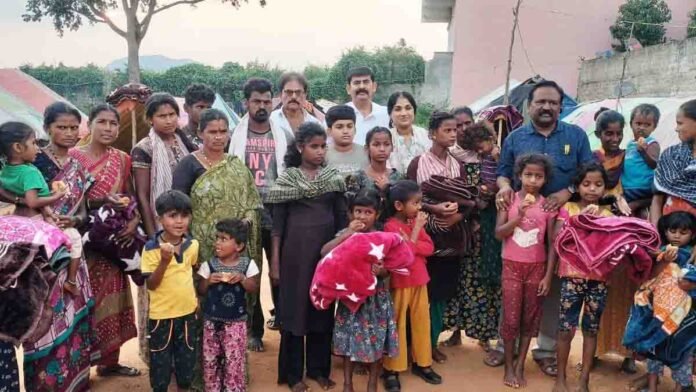 Kishal Vats Distributing Bedsheets to Fishermen in Gudibande | Social Service Birthday - Local News