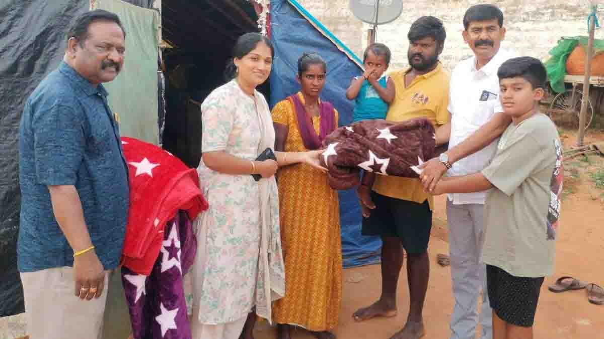 Kishal Vats Distributing Bedsheets to Fishermen in Gudibande | Social Service Birthday - Local News