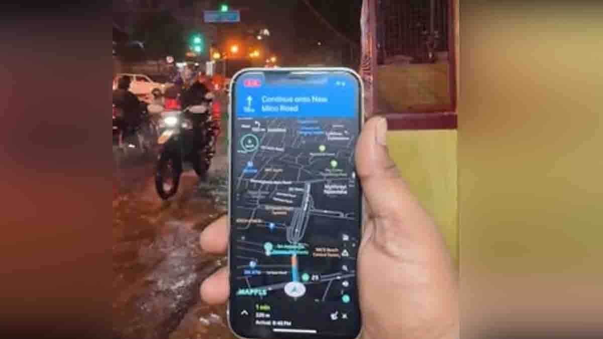Mappls app showing live traffic signal countdown timer in Bengaluru – India’s first real-time traffic signal countdown feature