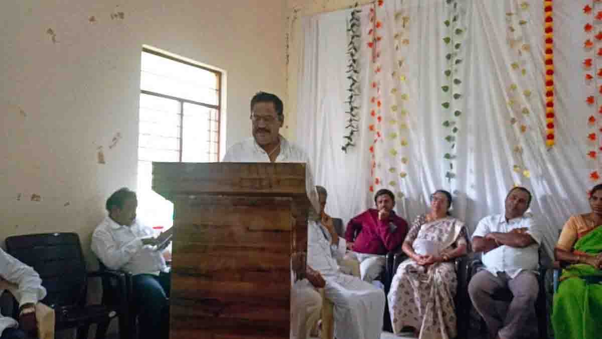 Meaningful celebration of Veer Vanite Onake Obavva Jayanti and Maulana Abul Kalam Azad Jayanti held in Gudibande, Chikkaballapur - Local News