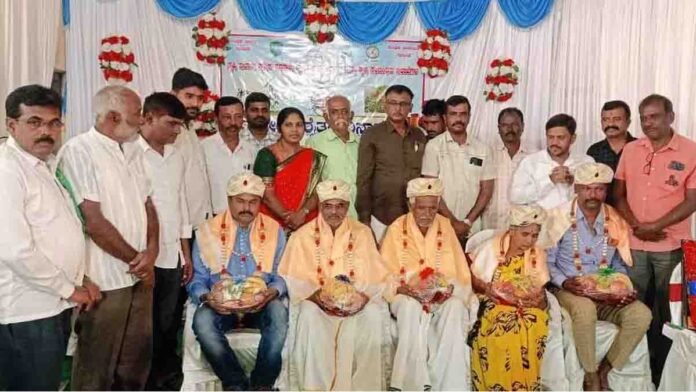 Farmers Day celebration organized by the Agriculture Department at Gajananya Kalyana Mantapa in Gudibande town