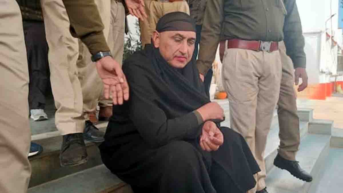 Rajasthan Constable Arrested After Burqa and Lipstick Disguise in Dholpur Rape Case