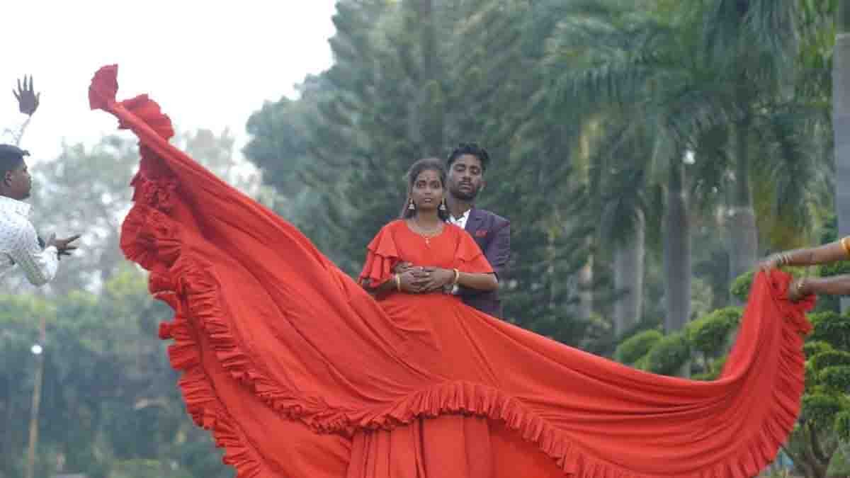 Pre-Wedding : ಮದುವೆಗೆ ಇನ್ನೇನು 12 ದಿನವಿತ್ತು.. ಪ್ರಿ-ವೆಡ್ಡಿಂಗ್ ಶೂಟ್ ಮುಗಿಸಿ ಬರುವಾಗ ಕಾದು ಕುಂತಿತ್ತು ಯಮಪಾಶ, ಕೊಪ್ಪಳದಲ್ಲಿ ನಡೆದ ಘಟನೆ...! 2 Koppal couple killed in road accident while returning from pre-wedding photoshoot, tragic Indian wedding news