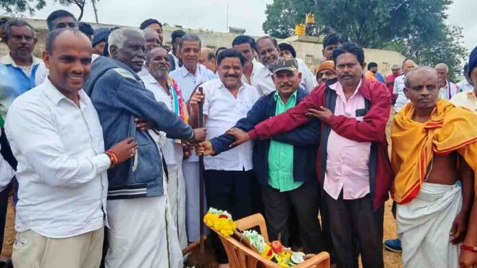 MLA S.N. Subbareddy performing Bhoomi Puja for the new Yadava Community Hall in Gudibande, Chikkaballapur district. - Local News