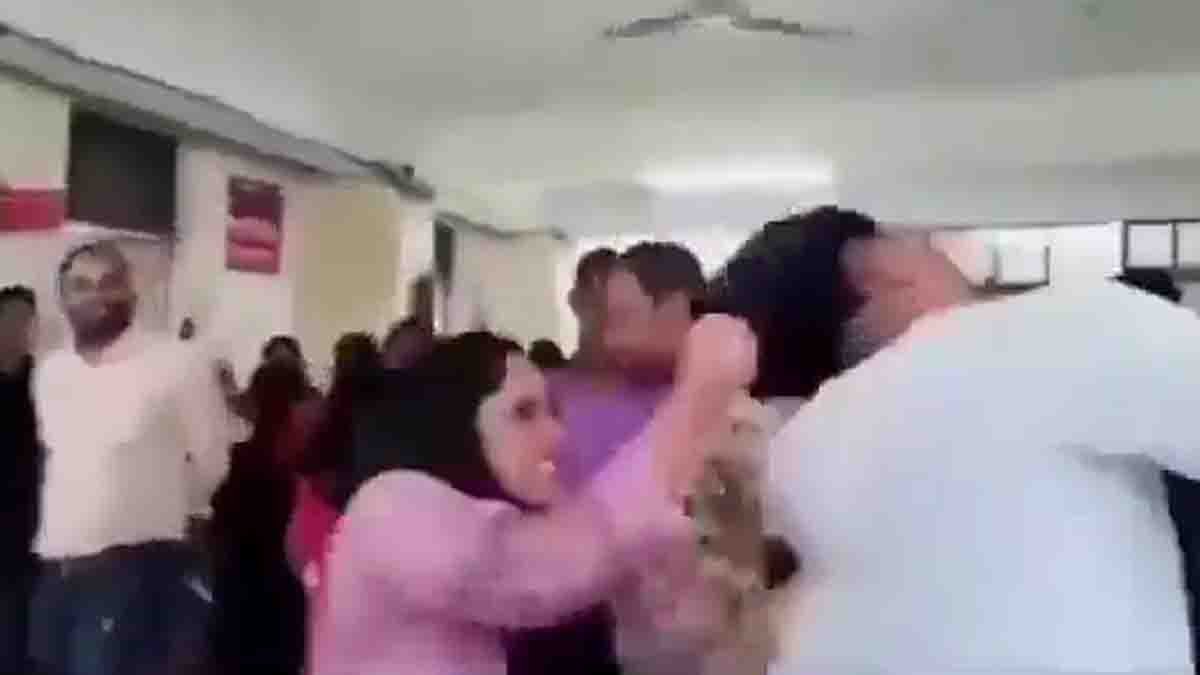 Viral video shows wife assaulting husband outside family court after zero alimony divorce verdict