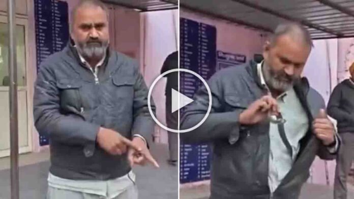 Snake bite video goes viral as an auto driver brings the snake that bit him in his pocket to a Mathura hospital, shocking doctors and patients.