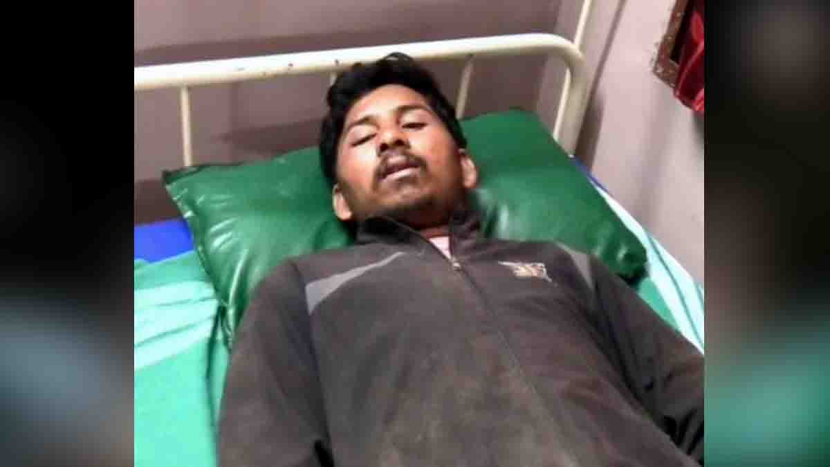 A love affair with a married woman, a mother of three, allegedly turned violent as a man was assaulted while heading for a late-night meeting in Chikkodi.