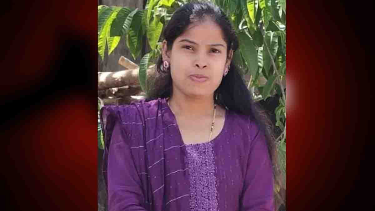 A shocking crime in Karnataka’s Yellapur where a woman was brutally stabbed to death in broad daylight after refusing to marry her partner.