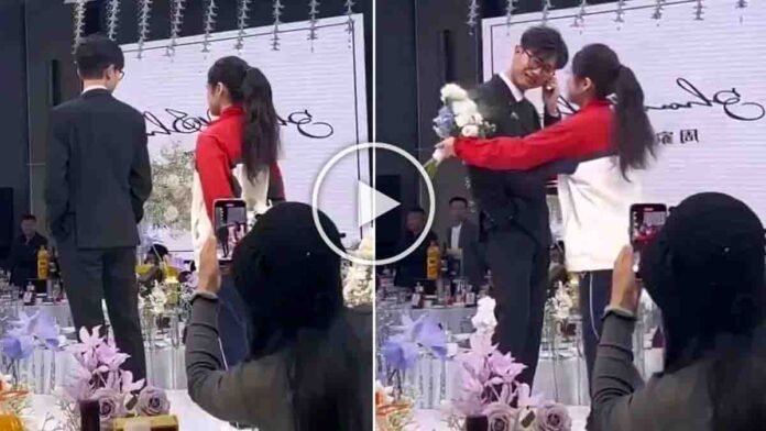 School uniform bride surprises groom at wedding stage with emotional gesture