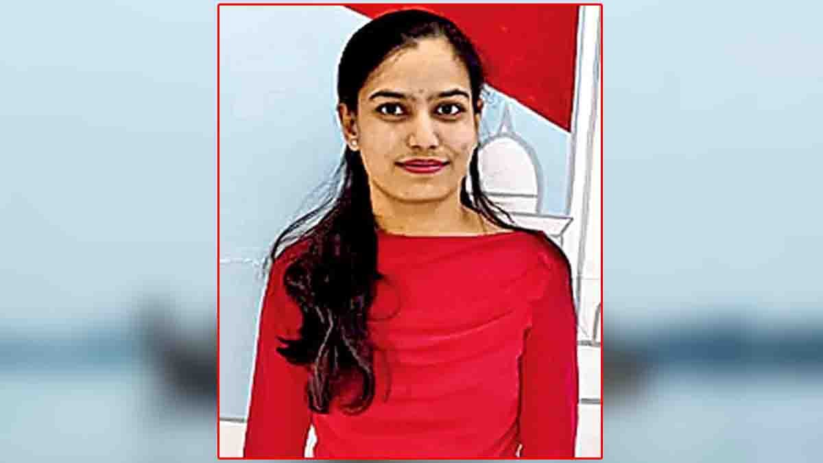 Hyderabad software engineer Vijayalakshmi who died by suicide at Hussain Sagar Lake while caring for her disabled mother