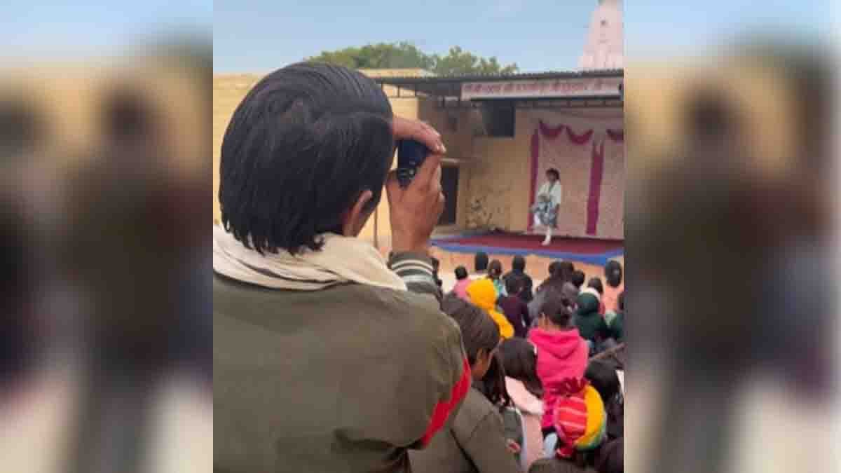Viral video of a father recording his daughter’s Republic Day dance using an old keypad mobile phone