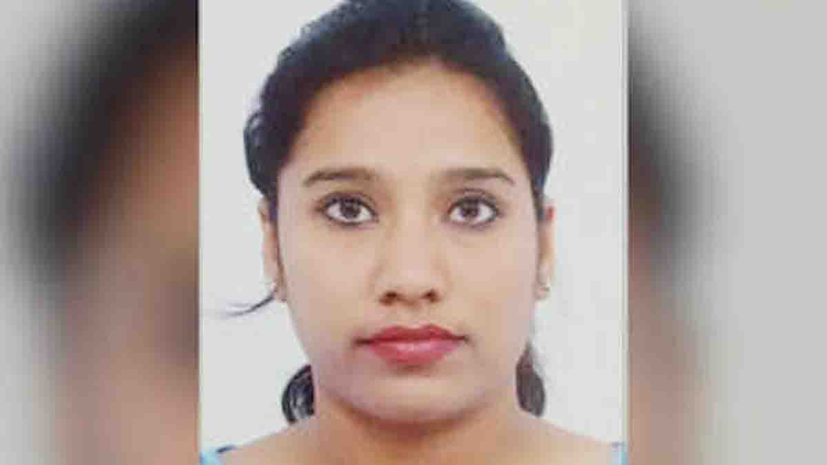 Bengaluru Crime scene investigation of woman found dead in Adugodi house