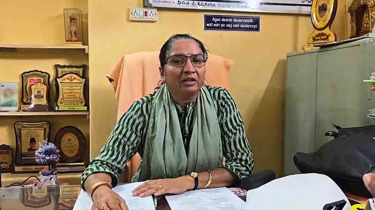 ಗುಡಿಬಂಡೆ: ಶಿಕ್ಷಕರ ಸಂಘದ (Teachers Election) ಚುನಾವಣಾ ಅಖಾಡ ಸಿದ್ಧ! 6 ಮಂದಿಯಿಂದ ನಾಮಪತ್ರ ಸಲ್ಲಿಕೆ; ಏಪ್ರಿಲ್ 19ಕ್ಕೆ ಮತದಾನ 1 Teachers election nomination filing scene in Gudibande with candidates submitting forms