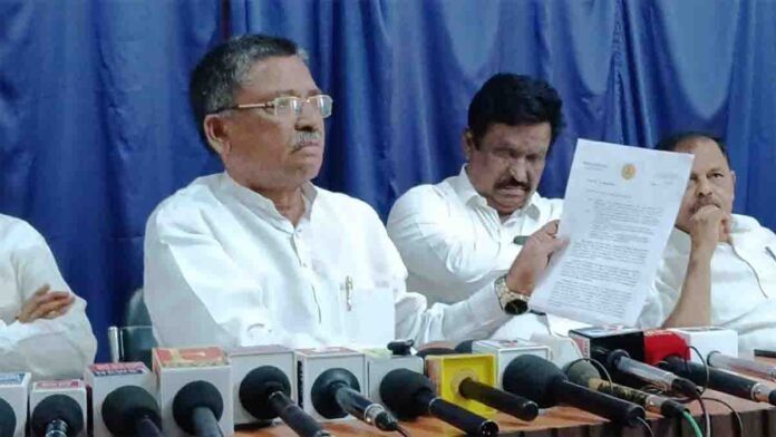 Former MP V.S. Ugrappa demanding increased SC ST reservation in Karnataka based on population ratio