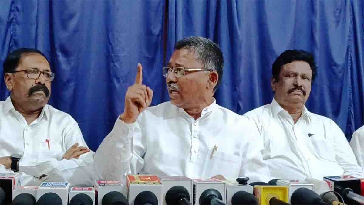 Former MP V.S. Ugrappa demanding increased SC ST reservation in Karnataka based on population ratio
